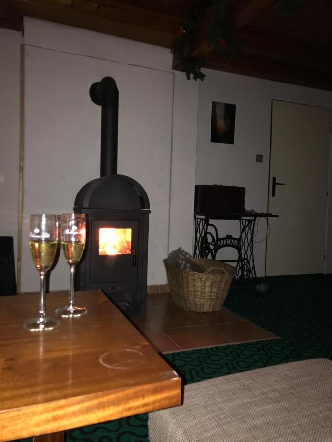 Chata U Koupaliste Chřibská Bagian luar foto